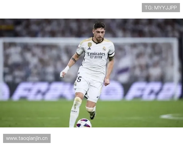 德容与巴尔韦德推进能力对比：风格差异及中场角色适配性分析