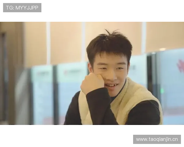 李诗沣训练完直接去奢侈品店刷卡，这自律和消费反差谁懂啊